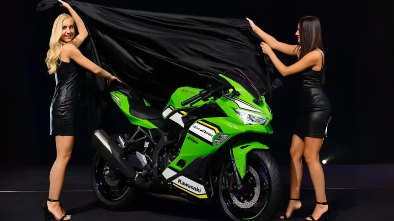 Kawasaki Ninja ZX-4RR Now in India – Inline-4 Power at ₹9.42 Lakh!