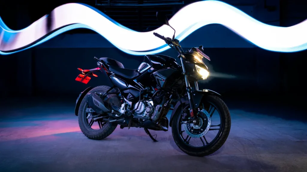 Honda CB125 Hornet vs Hero Xtreme 125R Side-by-Side Comparison