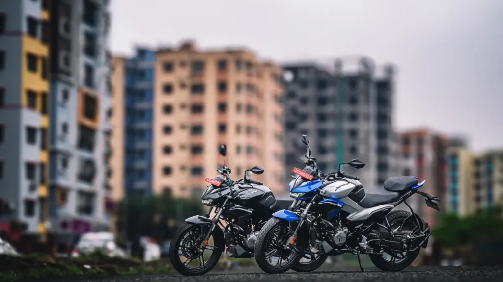 Honda CB125 Hornet vs Hero Xtreme 125R Side-by-Side Comparison