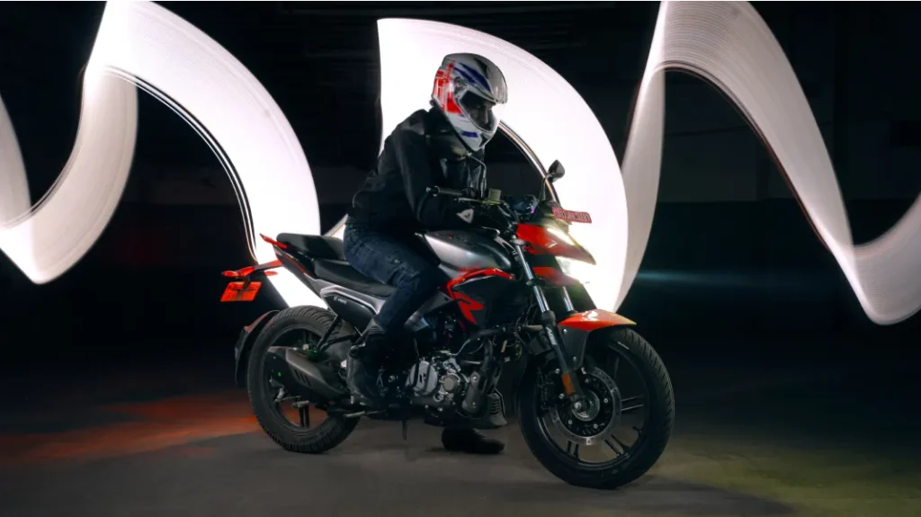Honda CB125 Hornet vs Hero Xtreme 125R Side-by-Side Comparison