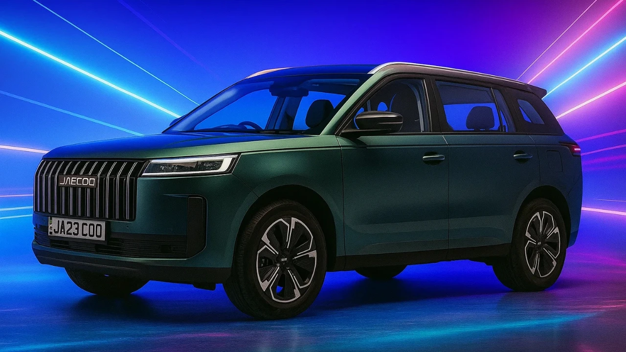 Dark green Jaecoo 5 SUV with bold grille and neon lighting.